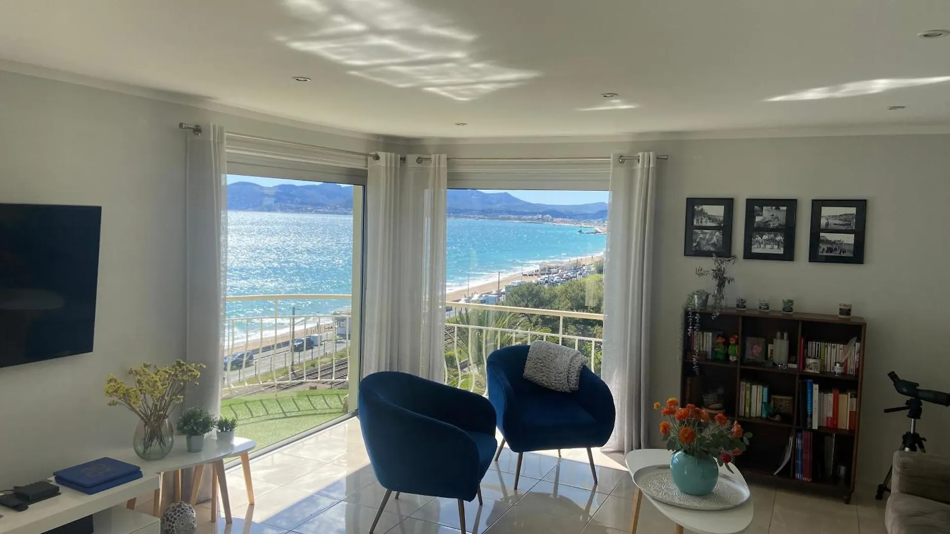 Appartement Vue Panoramique Sur Cannes, 100M2 3P 0*, Cannes